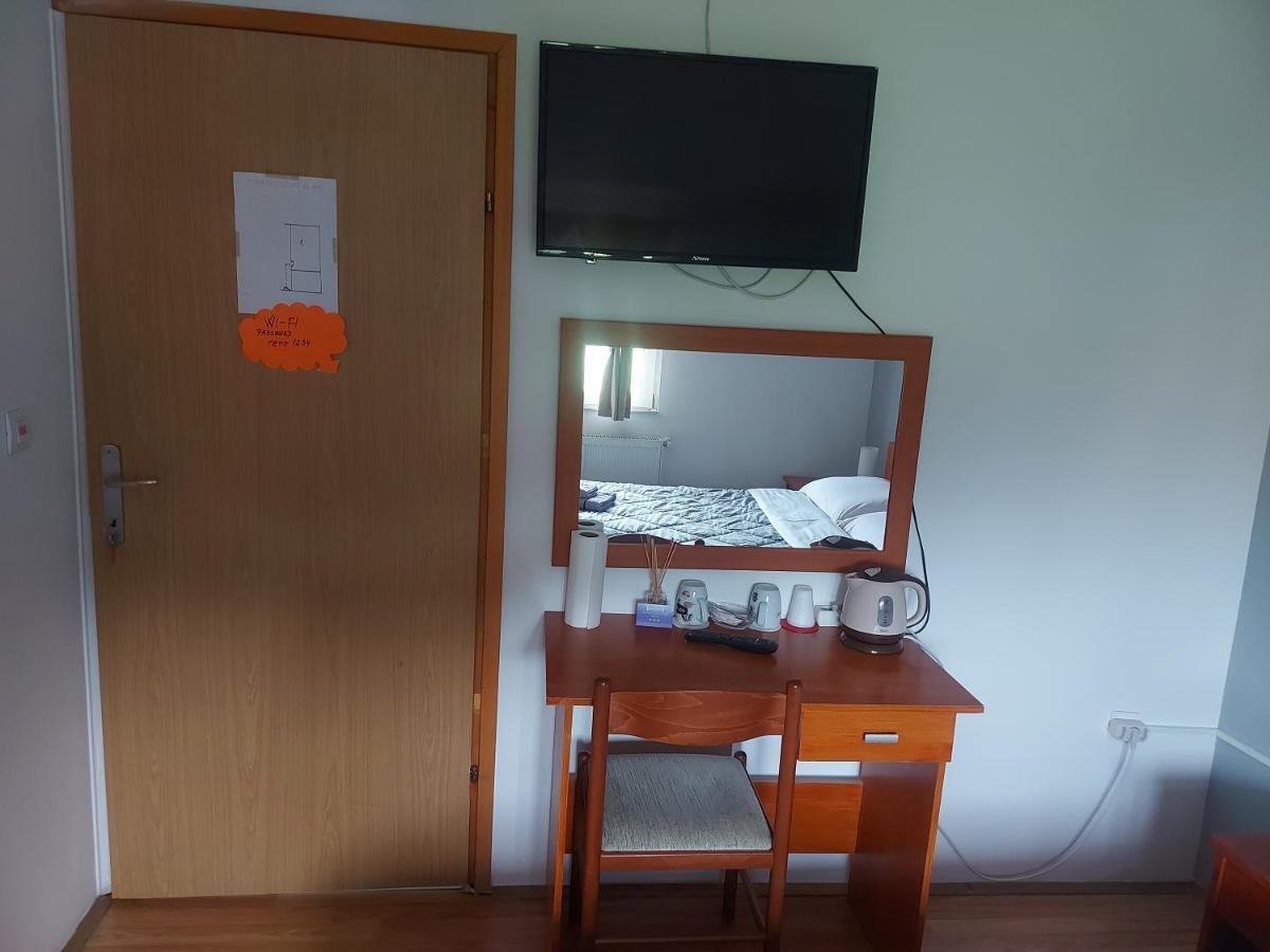 Guest House Neno Ogulin Exterior foto