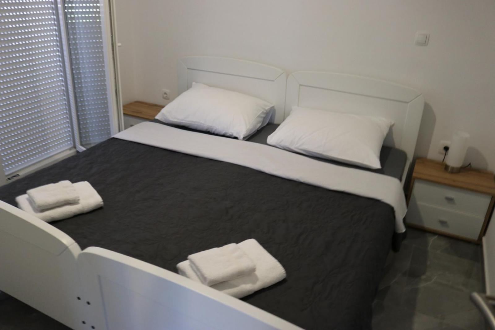 Guest House Neno Ogulin Exterior foto